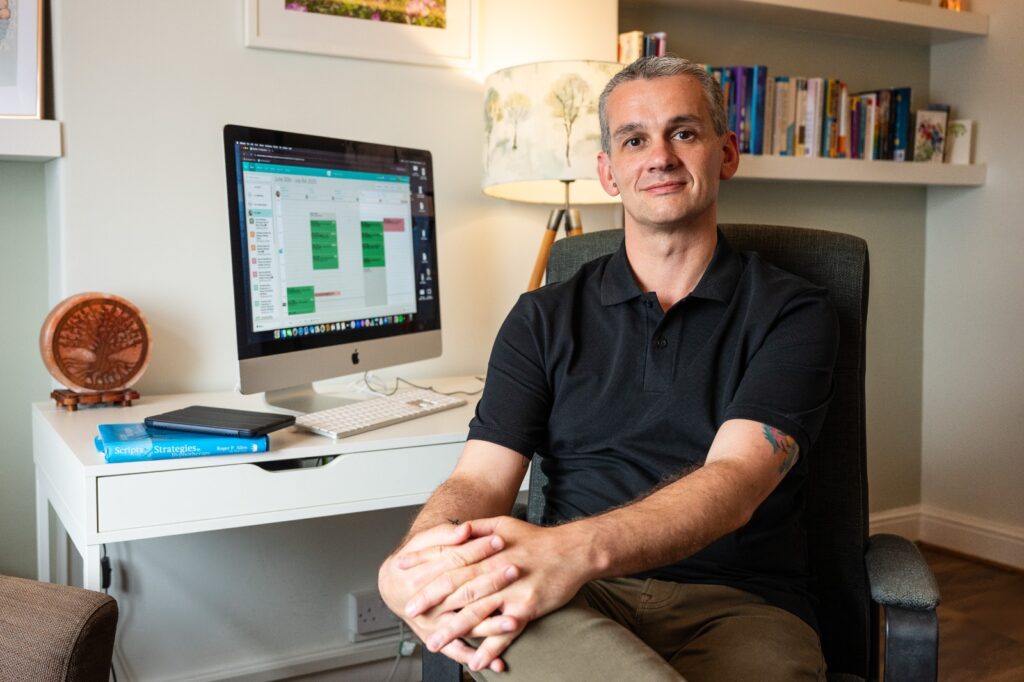 Gareth Amos leading hypnotherapist near me in Stockport and Cheshire